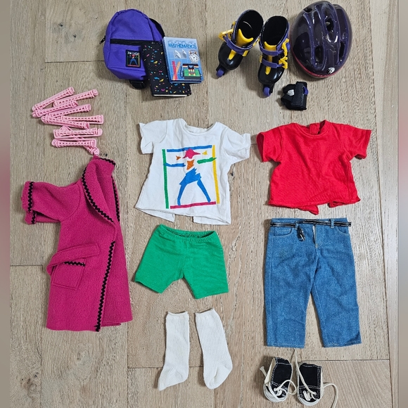 **SOLD** AMERICAN GIRL DOLL Clothing & Accessories roller blades helmet robe - Picture 1 of 12